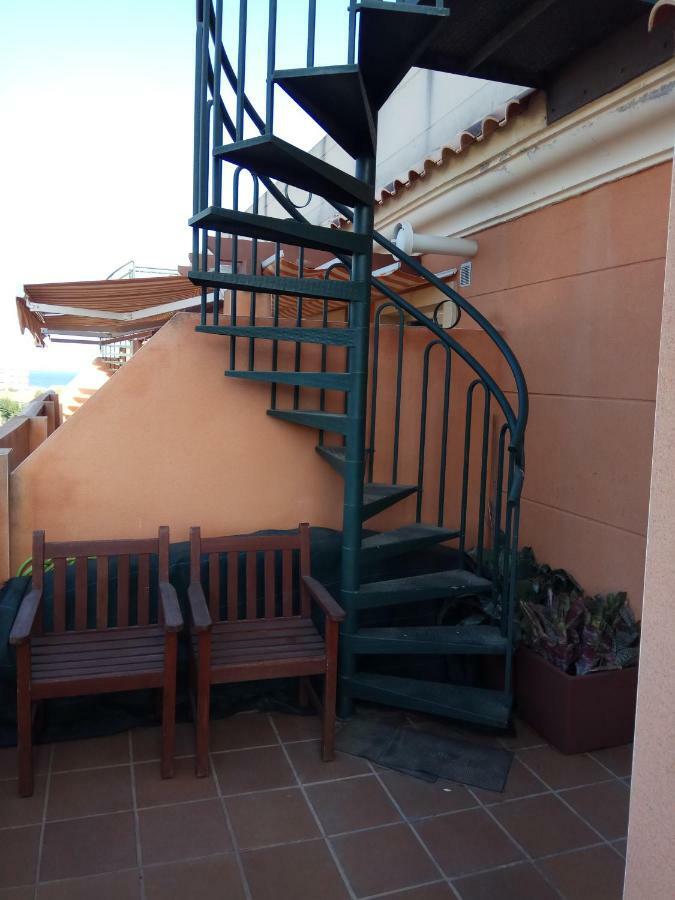 Precioso ático en Torre de Benagalbón a 20 metros del mar. Apartamento Exterior foto